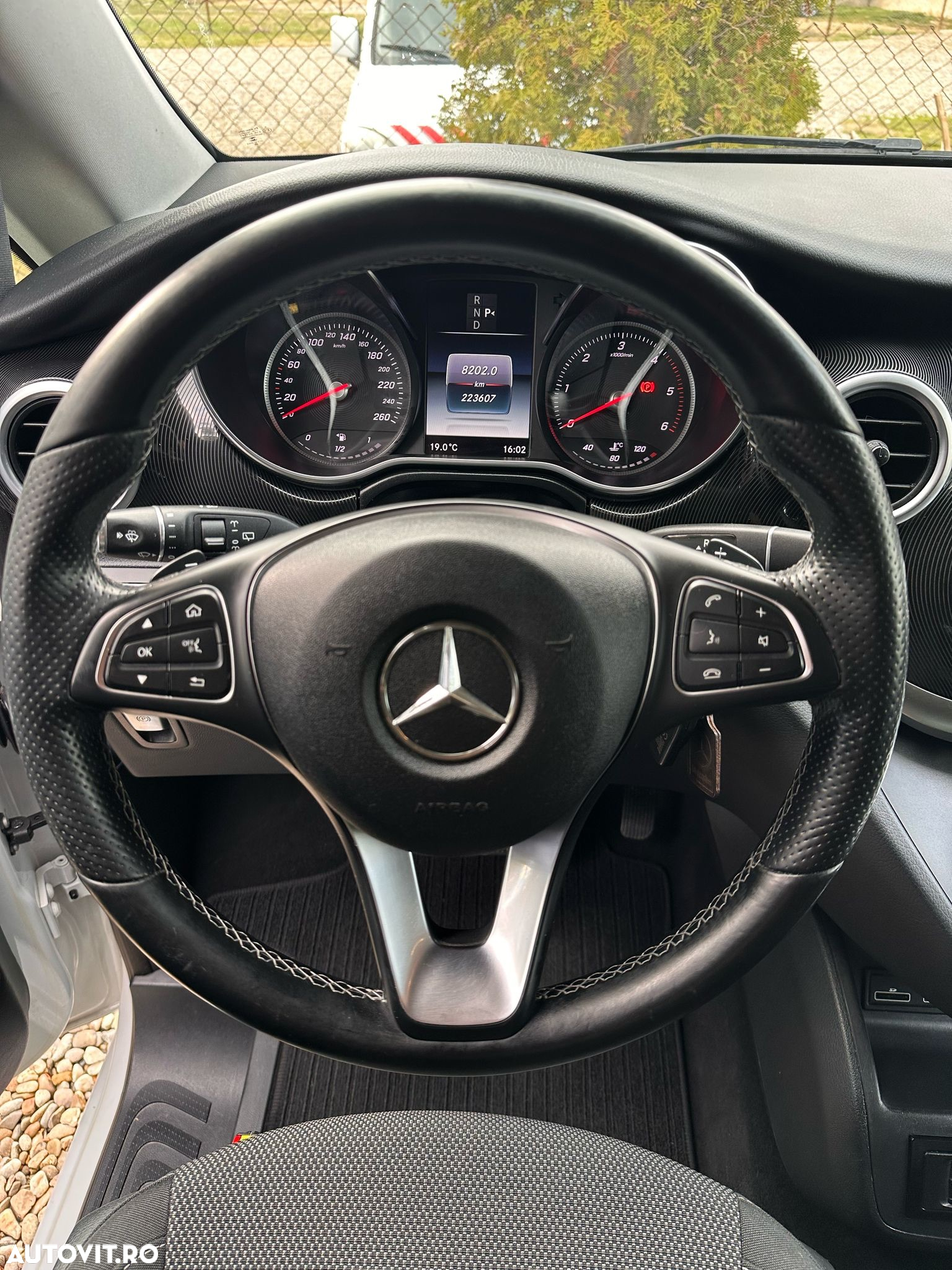 Mercedes-Benz V 220 d lang 4Matic 7G-TRONIC - 10