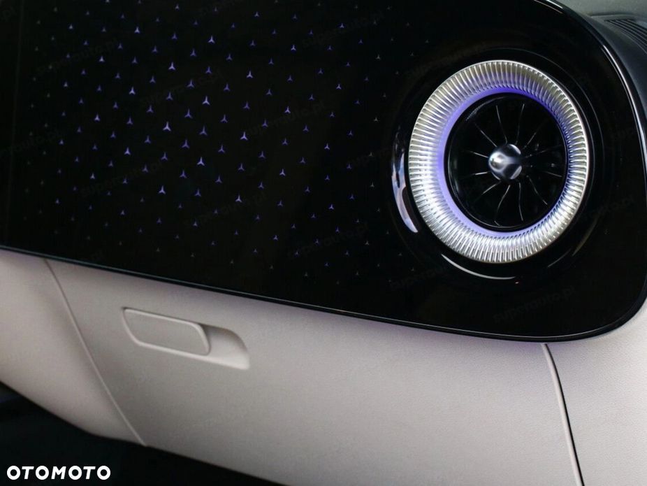 Mercedes-Benz CLA - 13