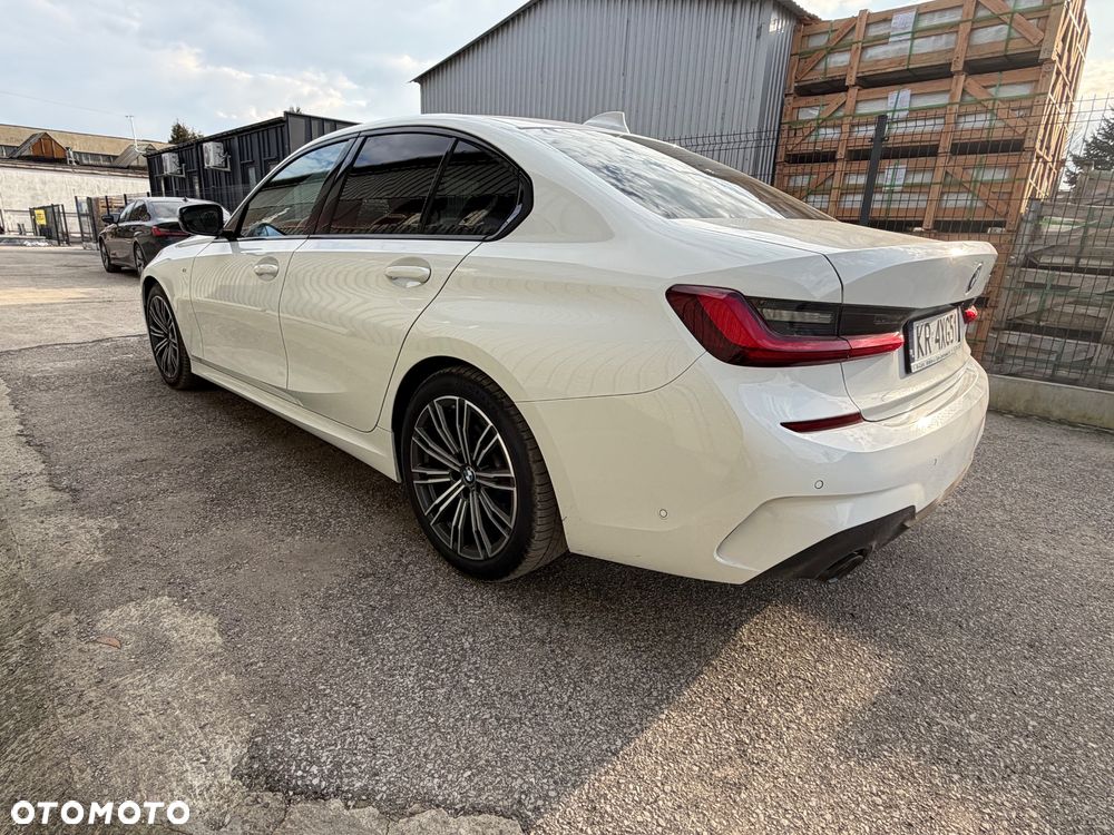 BMW Seria 3 330i M Sport sport - 4