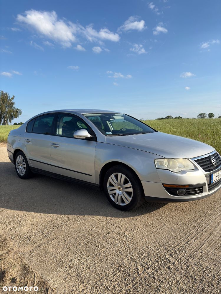 Volkswagen Passat 1.6 Comfortline - 6