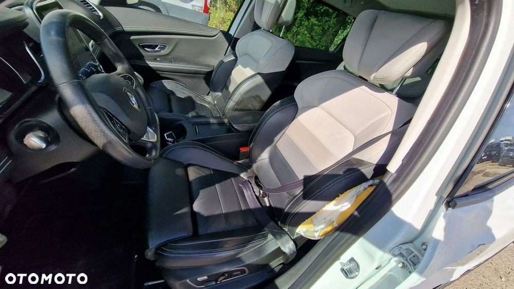 Renault Grand Scenic - 20