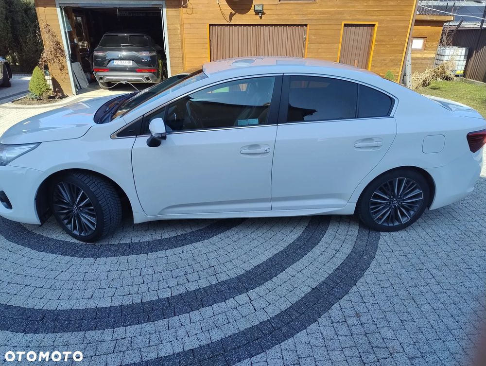 Toyota Avensis 2.0 D-4D Premium - 3