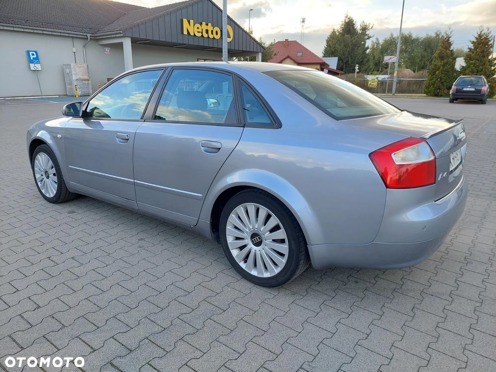 Audi A4 Limousine - 6