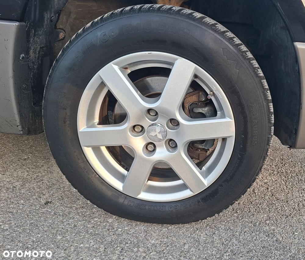 Mitsubishi Outlander - 8