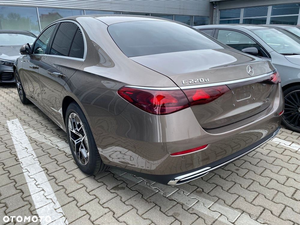 Mercedes-Benz Klasa E 220 d mHEV 4-Matic AMG 9G-Tronic - 2