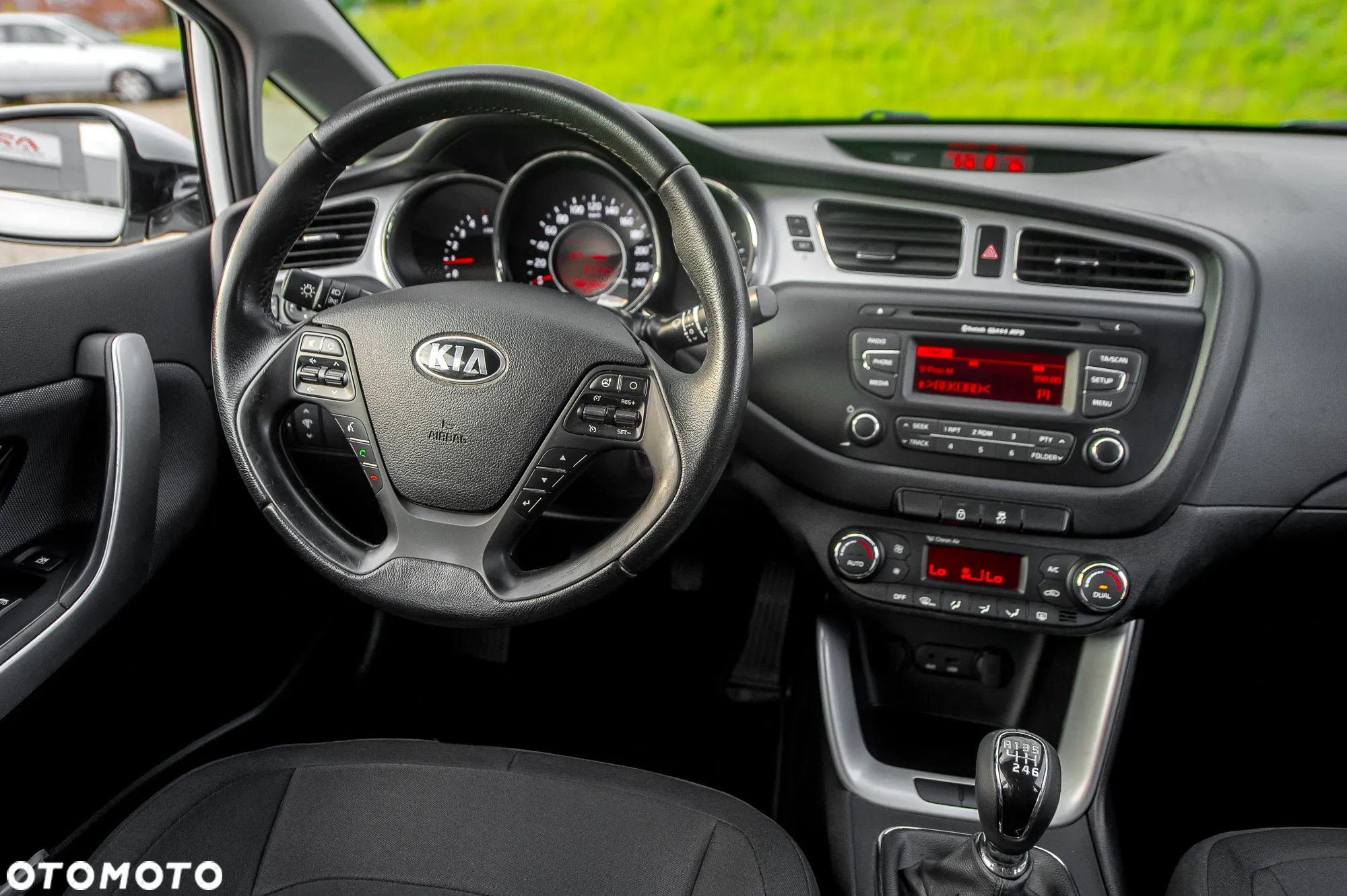 Kia Ceed 1.6 CRDi 128 Dream Team Edition - 23