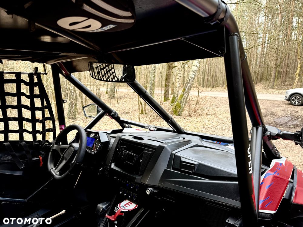 Polaris RZR - 16