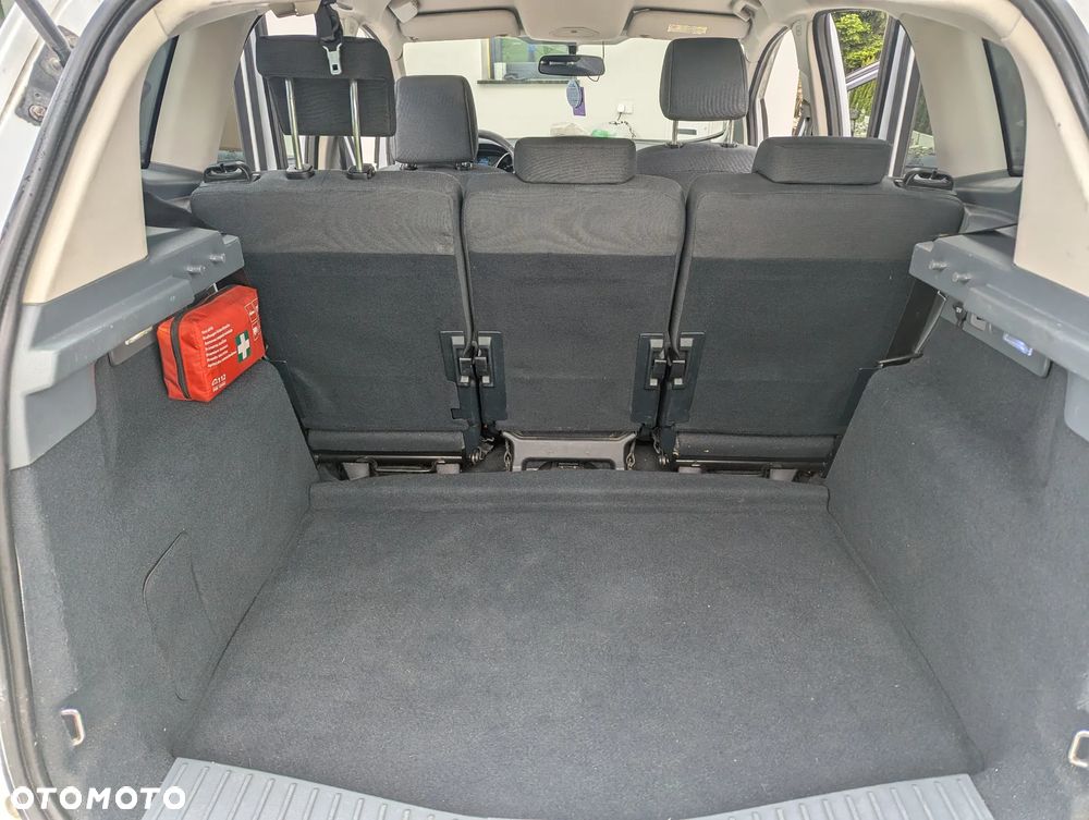 Ford C-MAX 1.6 Edition - 19