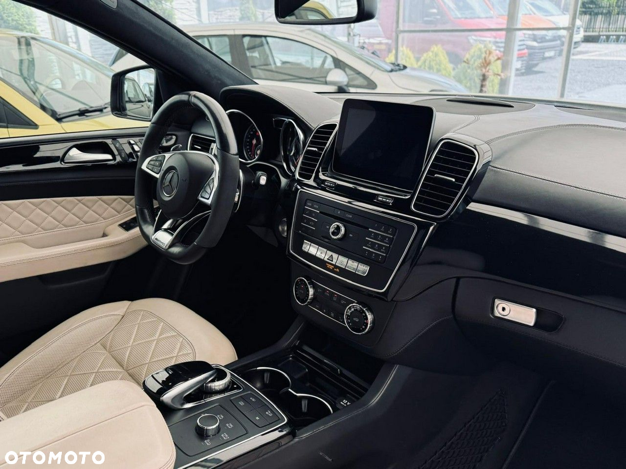 Mercedes-Benz GLE - 36