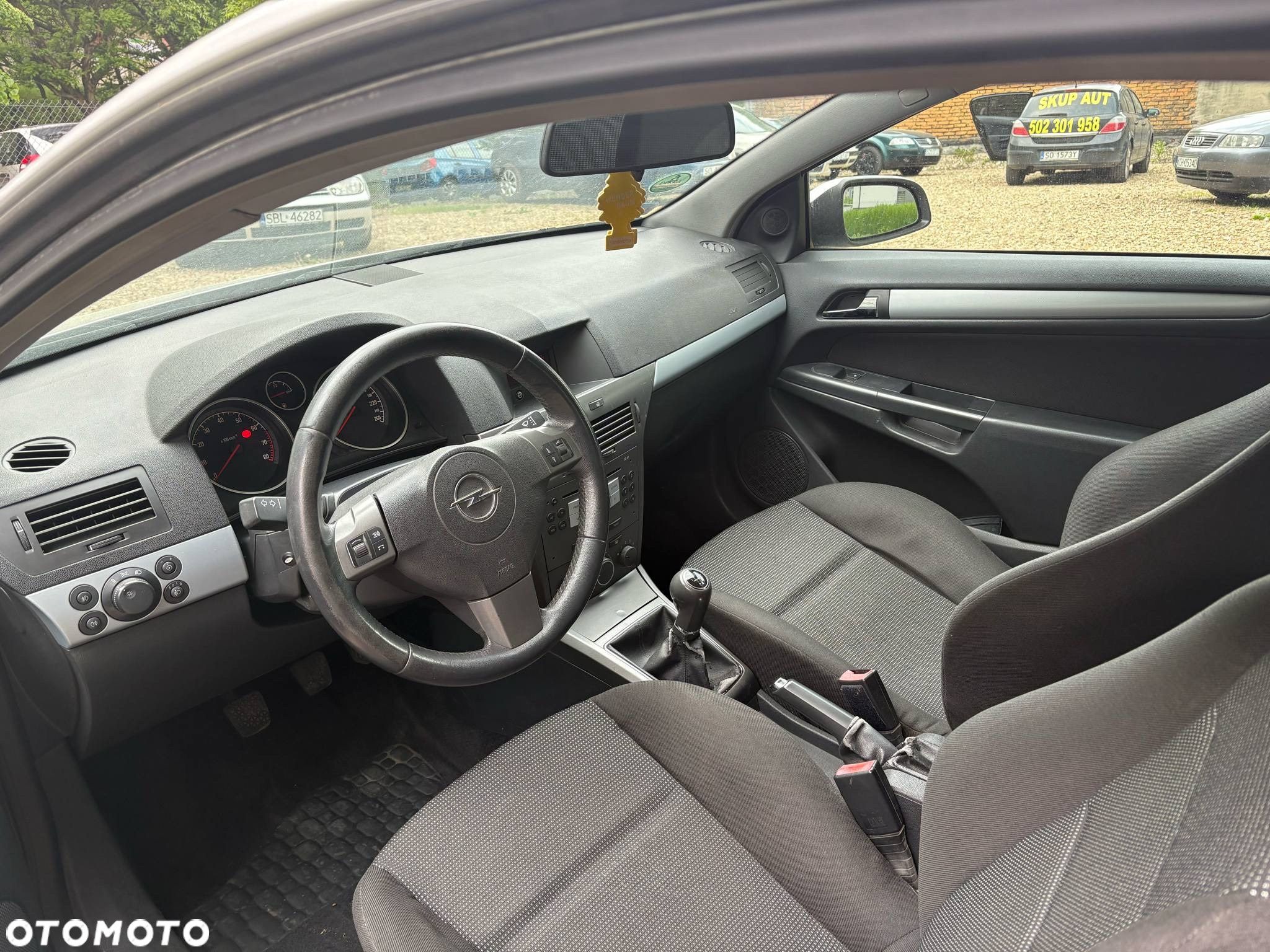Opel Astra GTC 1.6 - 6