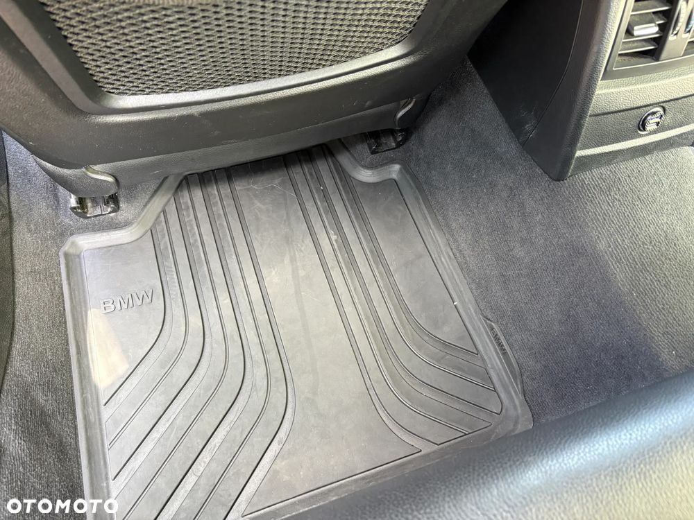 BMW 3GT 320i M Sport - 32