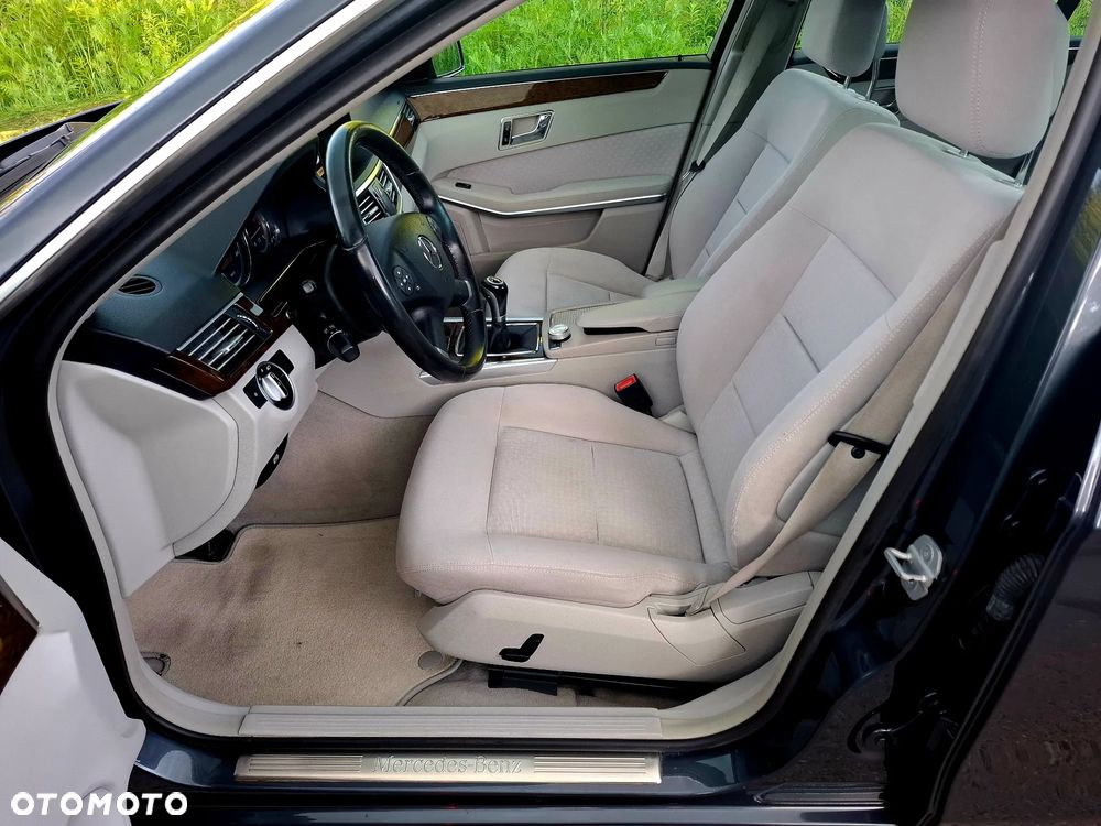 Mercedes-Benz Klasa E 220 CDI DPF BlueEFFICIENCY Elegance - 10
