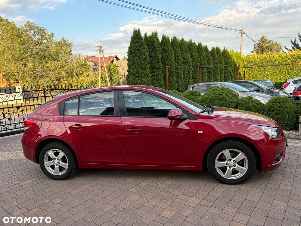 Chevrolet Cruze 1.6 LT+ - 9
