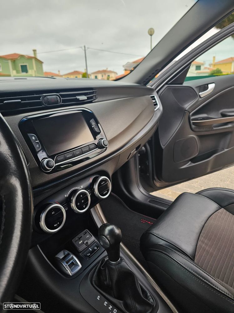 Alfa Romeo Giulietta 2.0 JTDM Exclusive TCT - 14