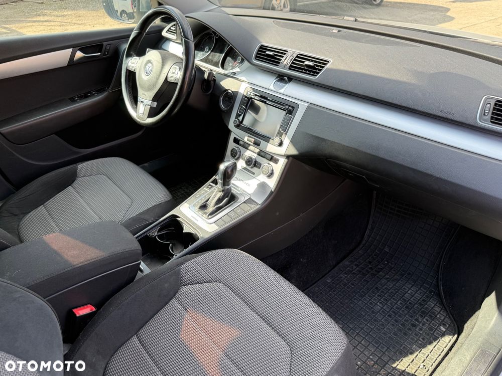 Volkswagen Passat 2.0 TDI Comfortline DSG - 5