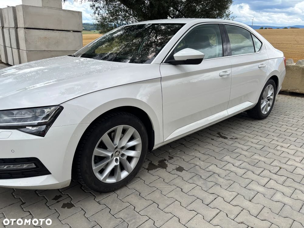 Skoda Superb 2.0 TDI SCR Ambition - 2