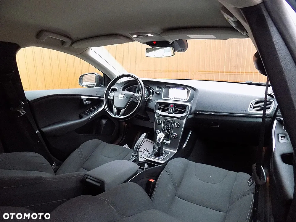 Volvo V40 Cross Country D2 Momentum - 20