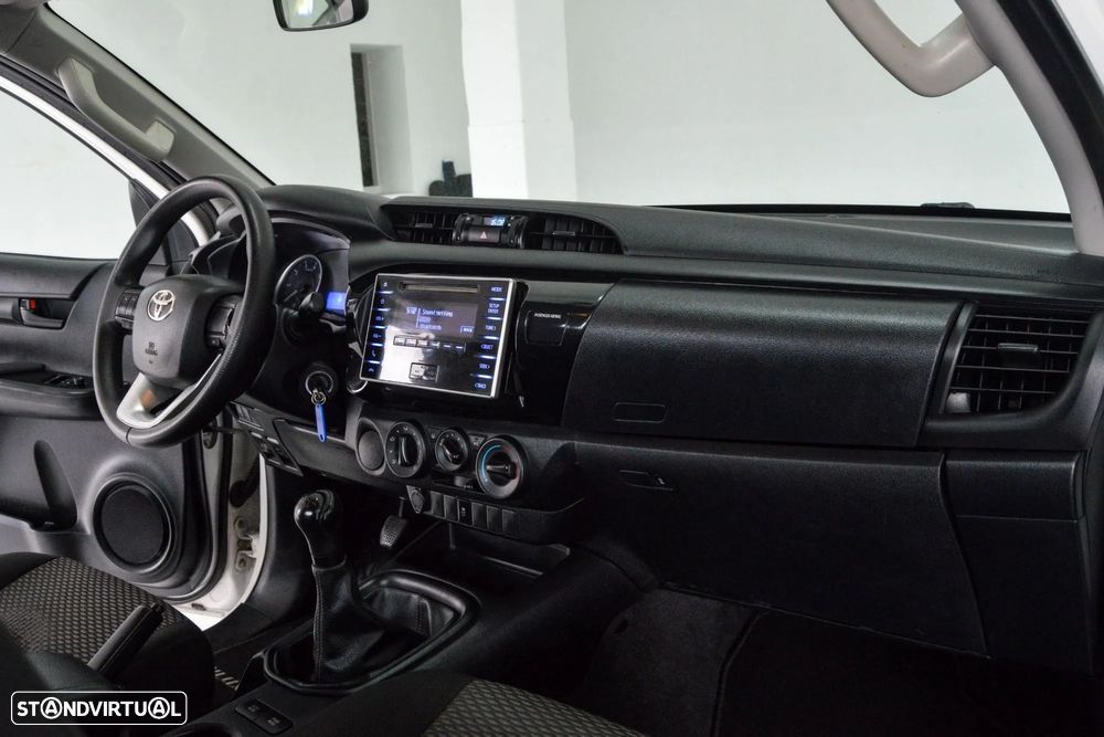 Toyota Hilux 2.4 D-4D 4X2 Cabine Extra 3L - 7