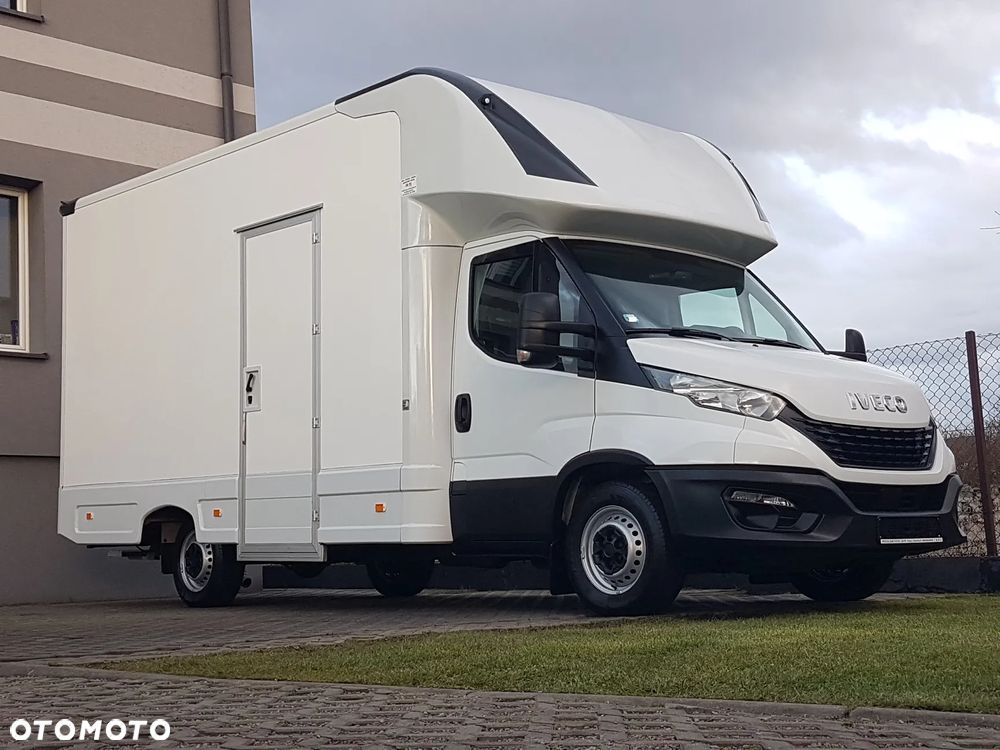 Iveco DAILY KONTENER NISKOPODŁOGOWY 4,43x2,23x2,42 SKLEP KAMPER KONIOWÓZ BAR KLIMA - 30