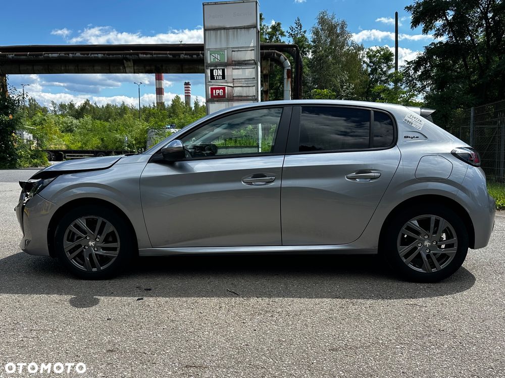 Peugeot 208 - 3