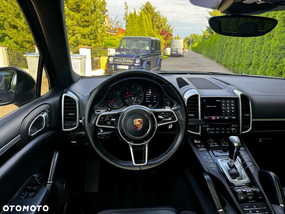 Porsche Cayenne Platinum Edition - 18
