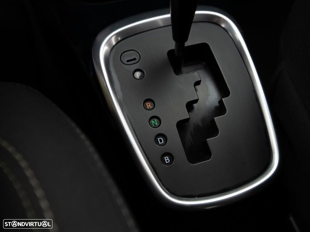 Toyota Yaris 1.5 HSD Square Collec.White - 20