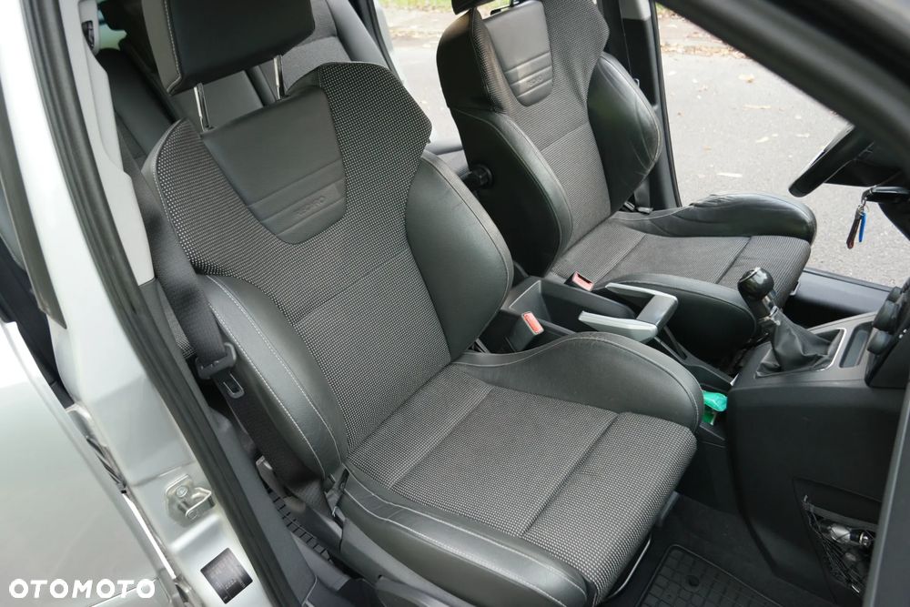 Opel Zafira 1.6 Cosmo EU5 - 17