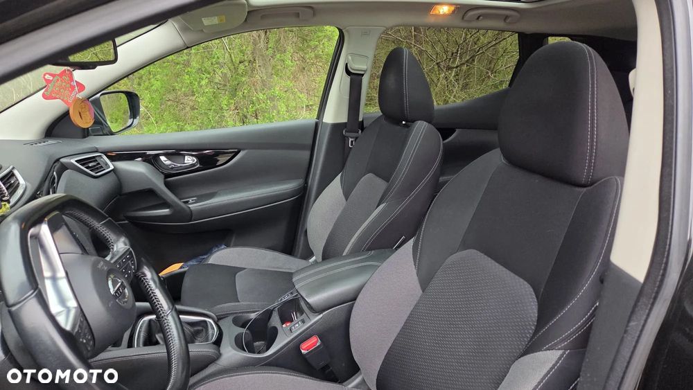 Nissan Qashqai 1.3 DIG-T N-Connecta EU6d - 8