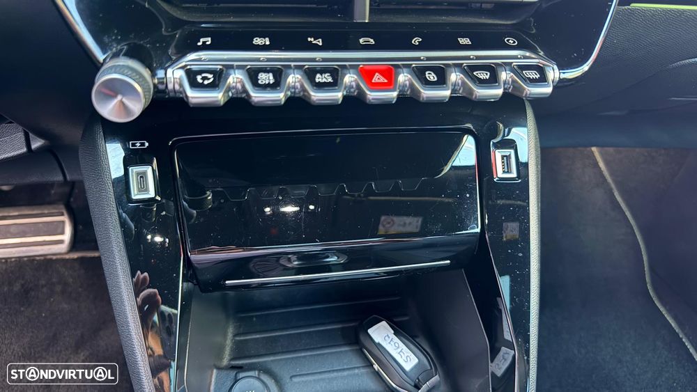 Peugeot e-2008 50 kWh GT Line - 12