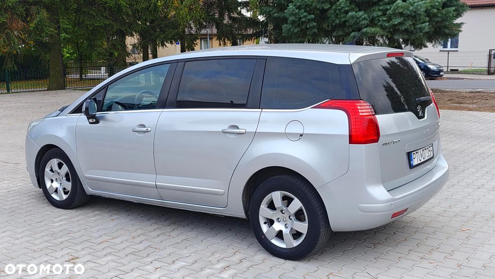 Peugeot 5008 2011 photo 3