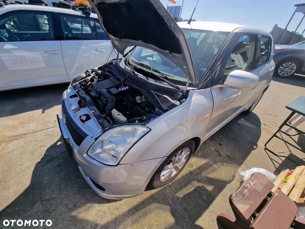 SUZUKI SWIFT - 4