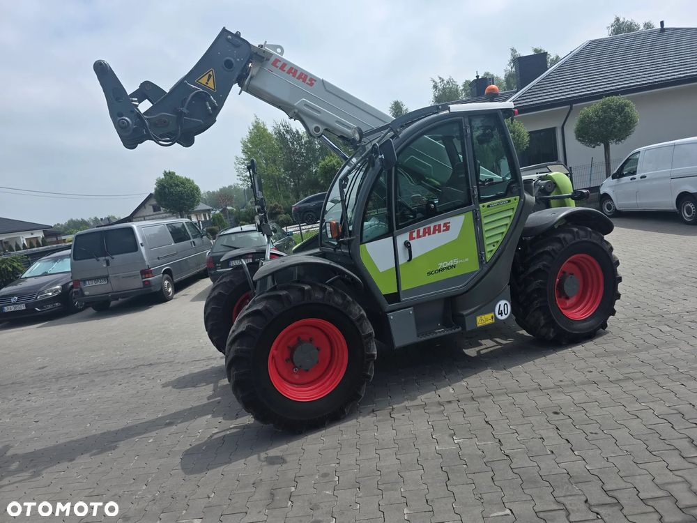 Claas scorpion 7045 - 1