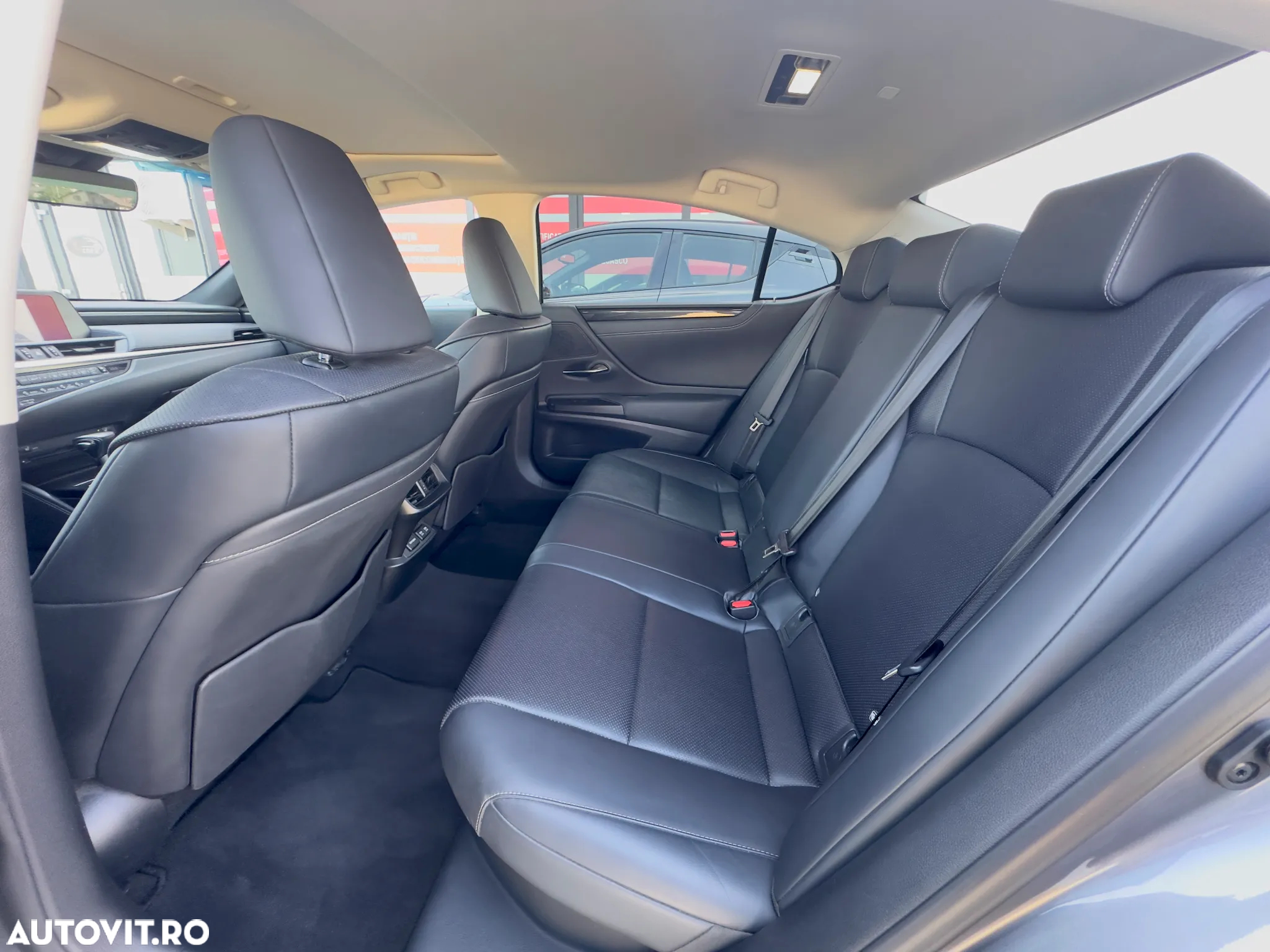 Lexus Seria ES 300h Executive Line - 18