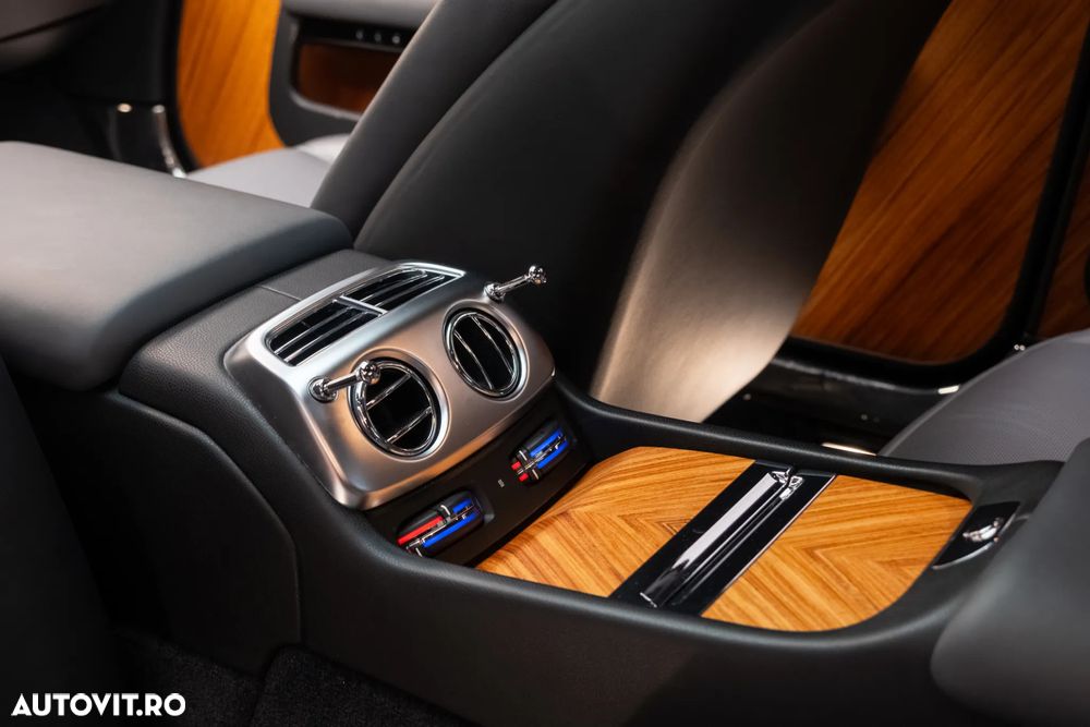 Rolls-Royce Wraith - 37