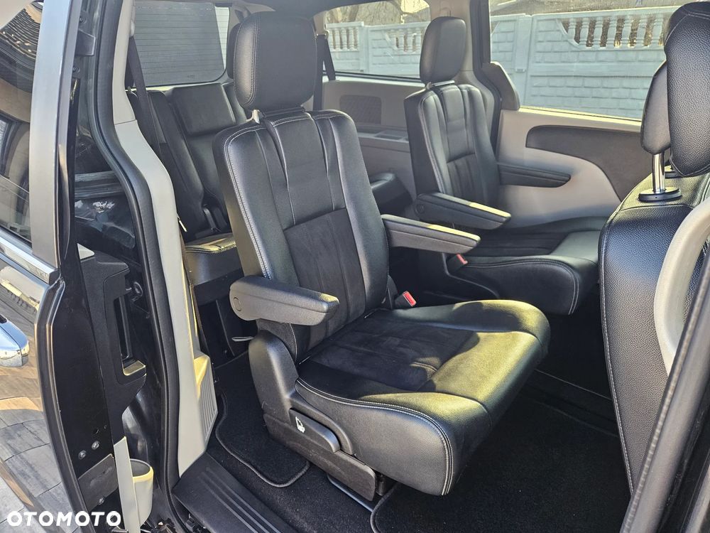 Dodge Grand Caravan 3.6 R/T - 13