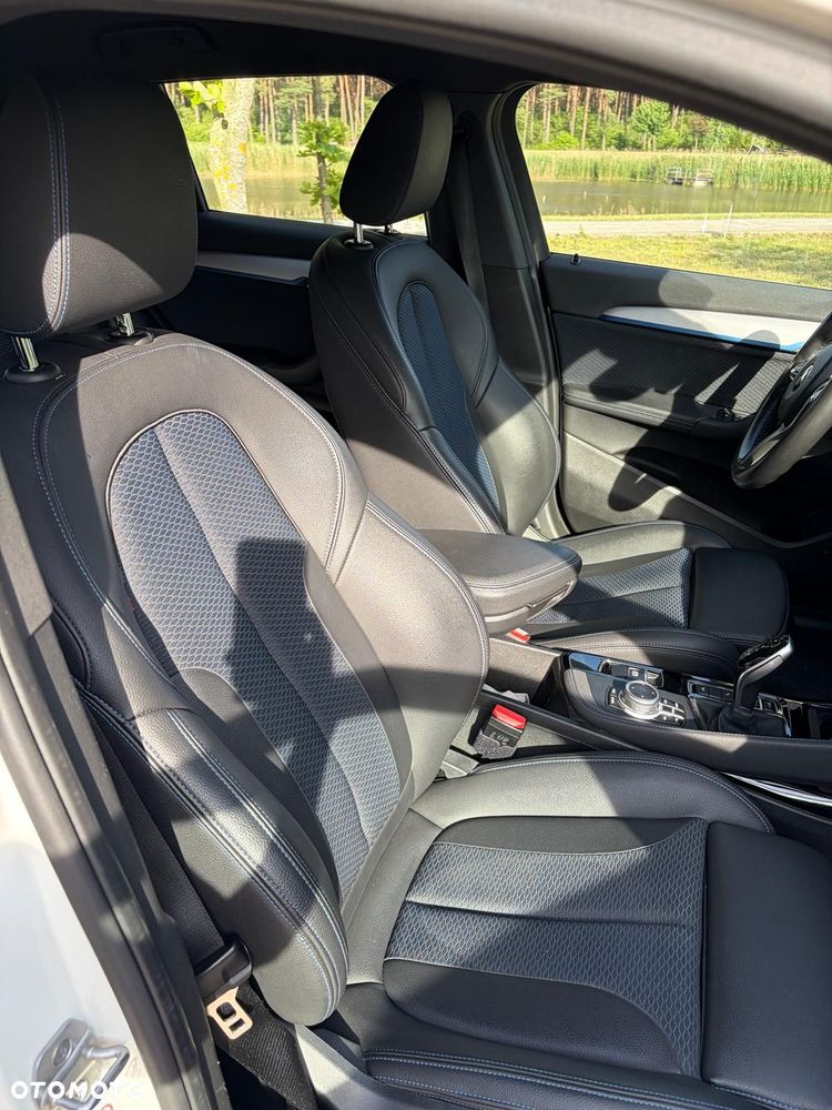 BMW X2 xDrive20i Advantage Plus - 9