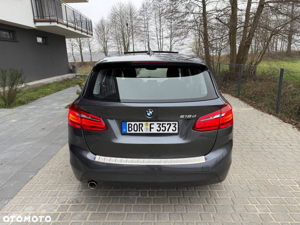 BMW Seria 2 218d - 6