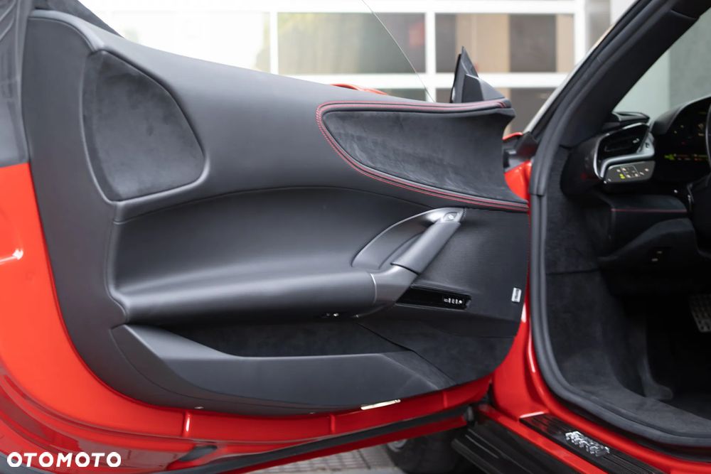 Ferrari SF90 Stradale - 12