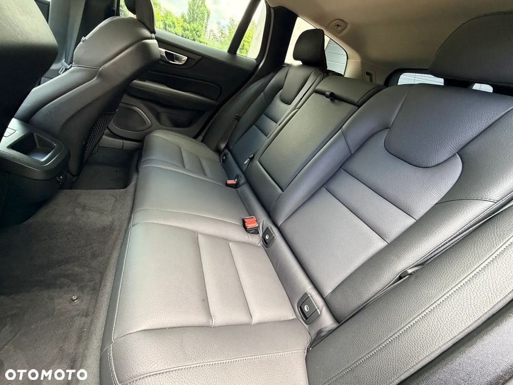 Volvo V60 Cross Country B5 B AWD Plus - 26