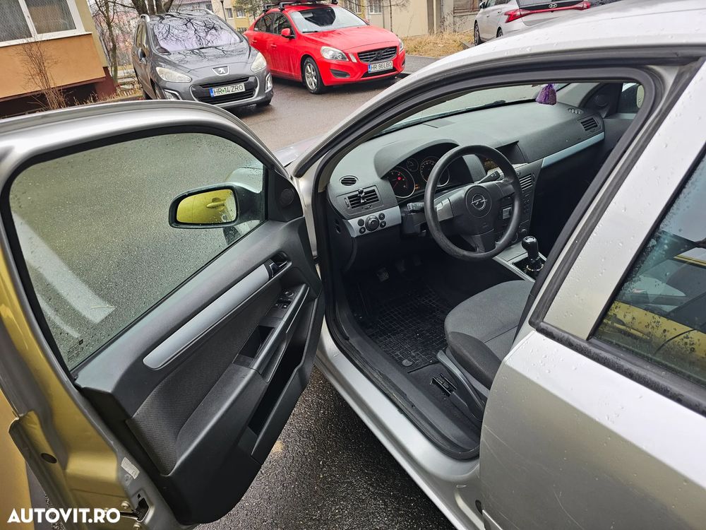 Opel Astra 1.7 CDTI Essentia - 16