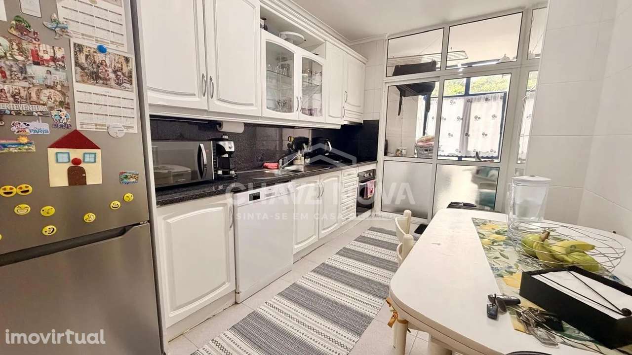 Apartamento T2 c/ Garagem Box em Canelas - Grande imagem: 3/22