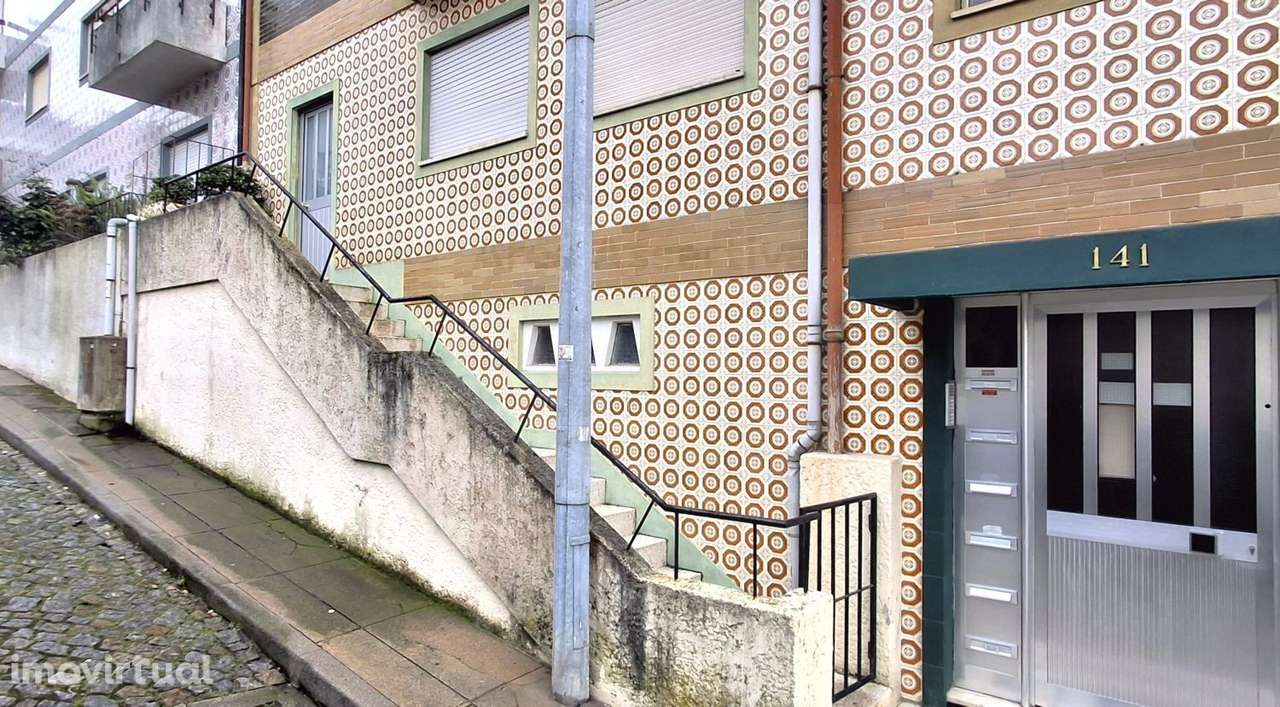 Apartamento T2 c/ terraço e varanda (LER DESCRITIVO ANTES DE CONTACTA - Grande imagem: 3/16