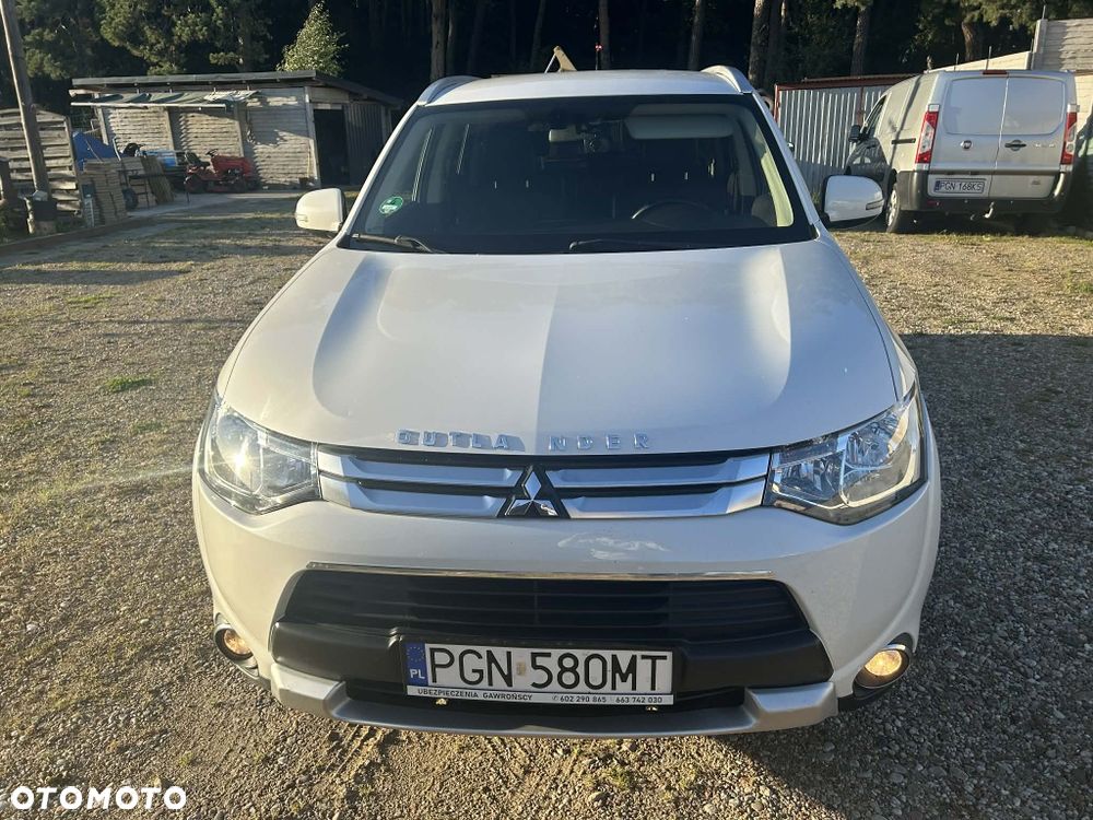 Mitsubishi Outlander - 1