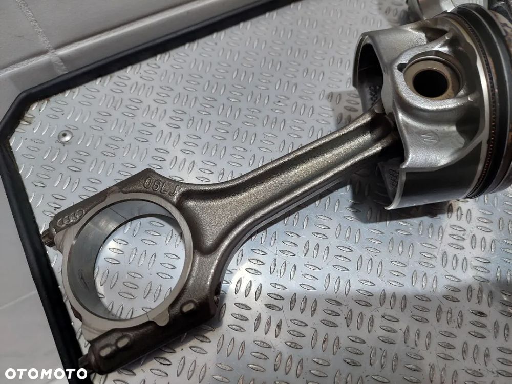 TŁOK KORBOWY  + KORBA 2,0 TFSI AUDI NR 06LJ - 4