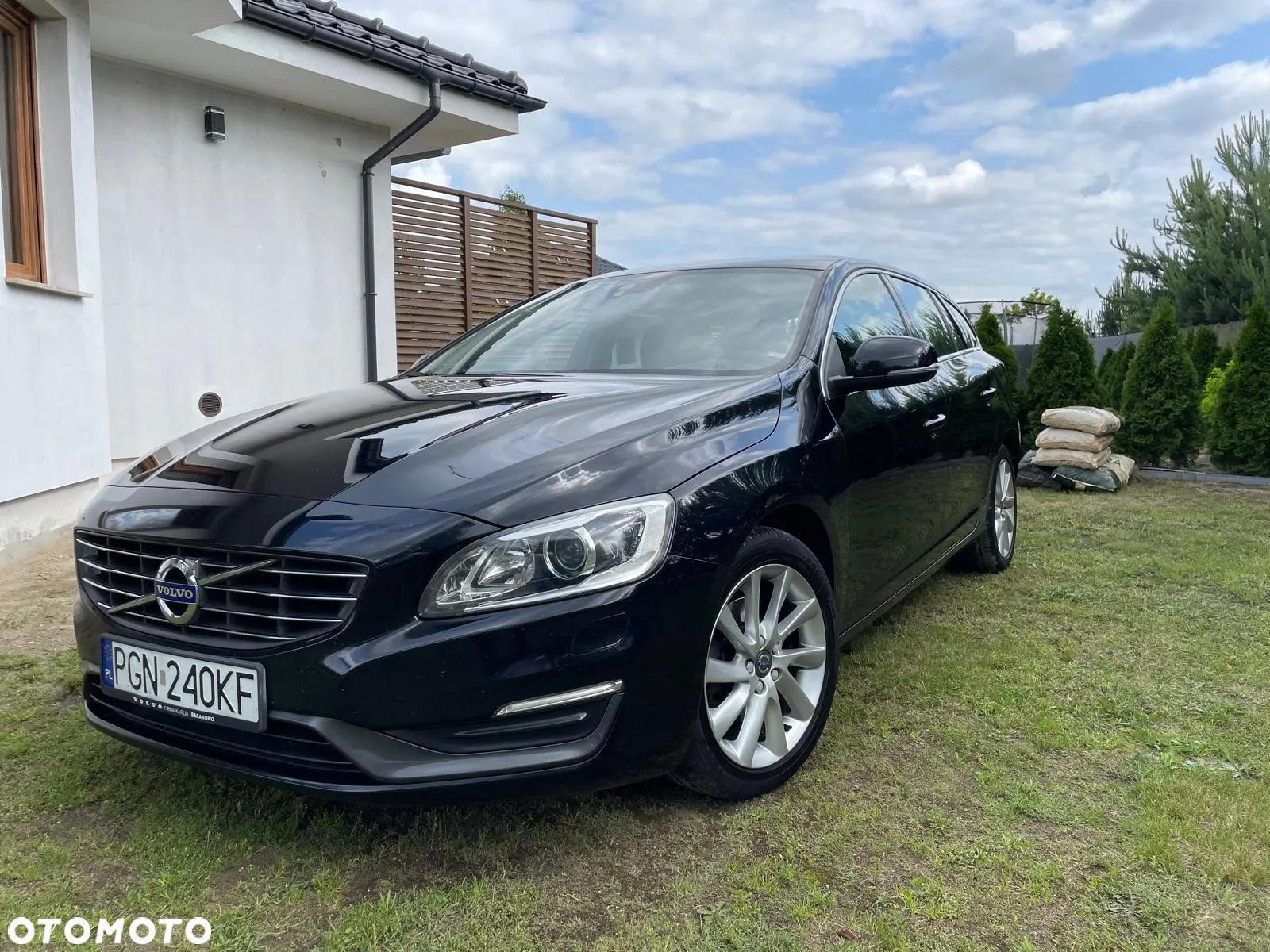 Volvo V60 D4 Drive-E Momentum - 1
