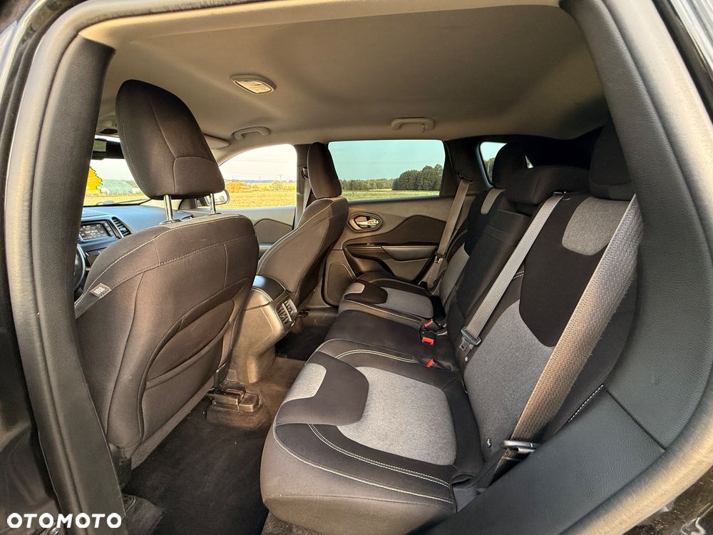 Jeep Cherokee 2.0 MJD 4x2 Longitude - 14