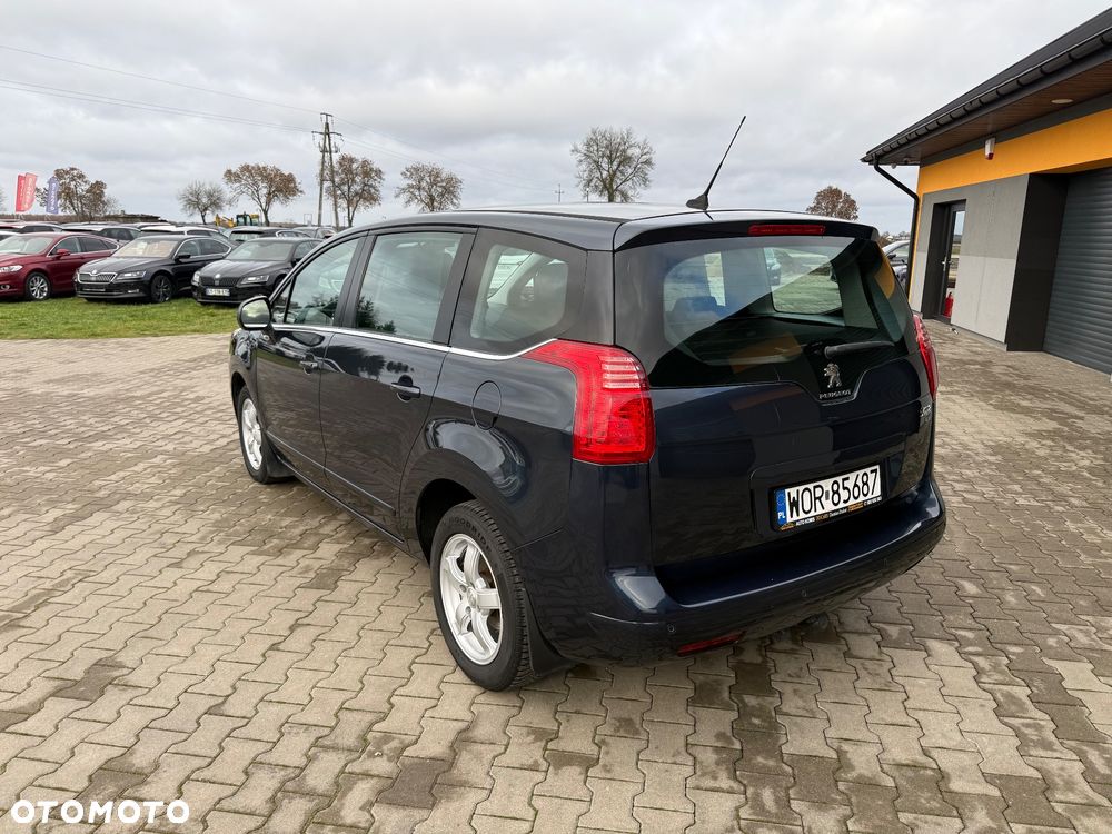Peugeot 5008 - 8