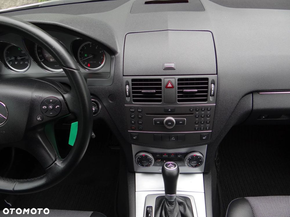 Mercedes-Benz Klasa C 180 BlueEFFICIENCY 7G-TRONIC Avantgarde - 31