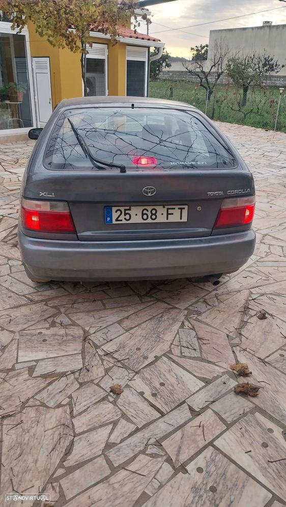 Toyota Corolla Liftback 1.3 - 2