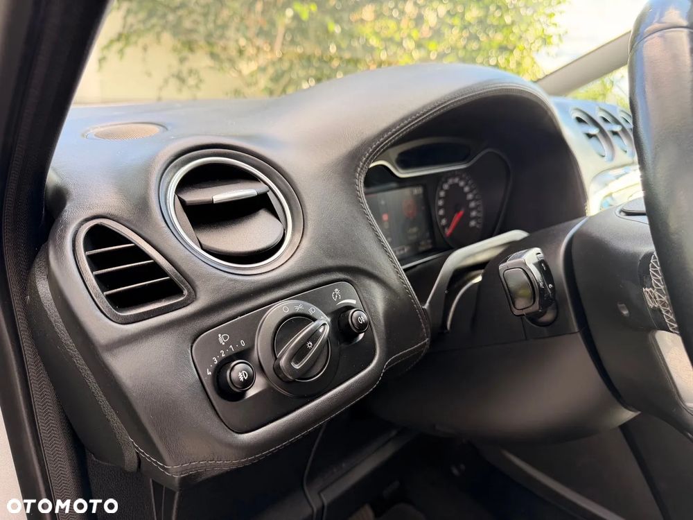 Ford S-Max 2.0 TDCi DPF Titanium - 28